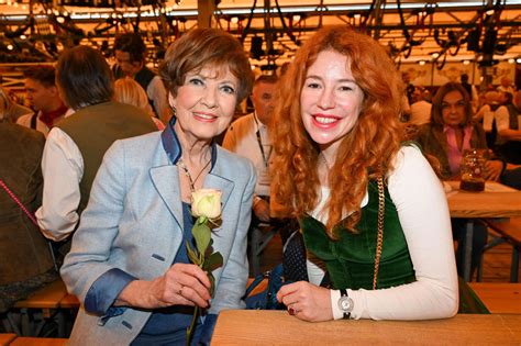 carolin reiber 2023|Carolin Reiber and Laura Siegel at the opening of the Oktoberfest。